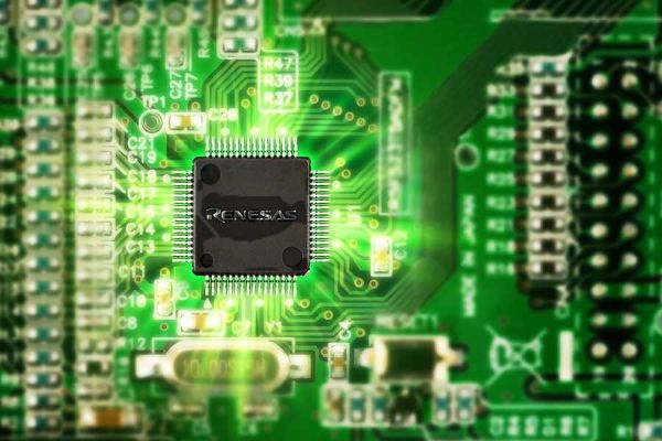 Un cas pour la diplomatie : les puces pour les voitures manquent