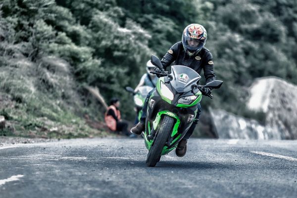 Sinus 2022 | Unfallzahlen Schweiz: Velos, E-Bikes, Motorräder