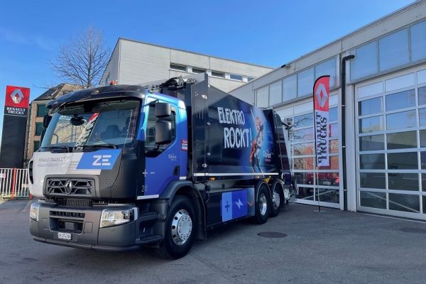 Renault Trucks Schweiz AG liefert ersten vollelektrischen D WIDE Z.E. aus
